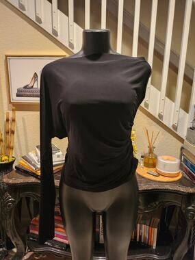 Norma Kamali top size M